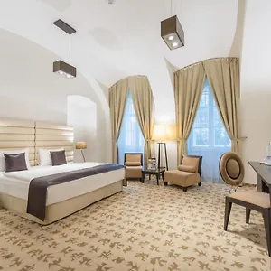 **** Hotel Buda Castle Ungarn